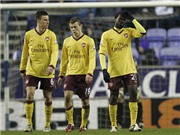 Bóng đá anh, ngoại hạng anh, lịch thi đấu euro 2012, Arsenal rơi xuống mặt đất: Trái tim trên tay áo…